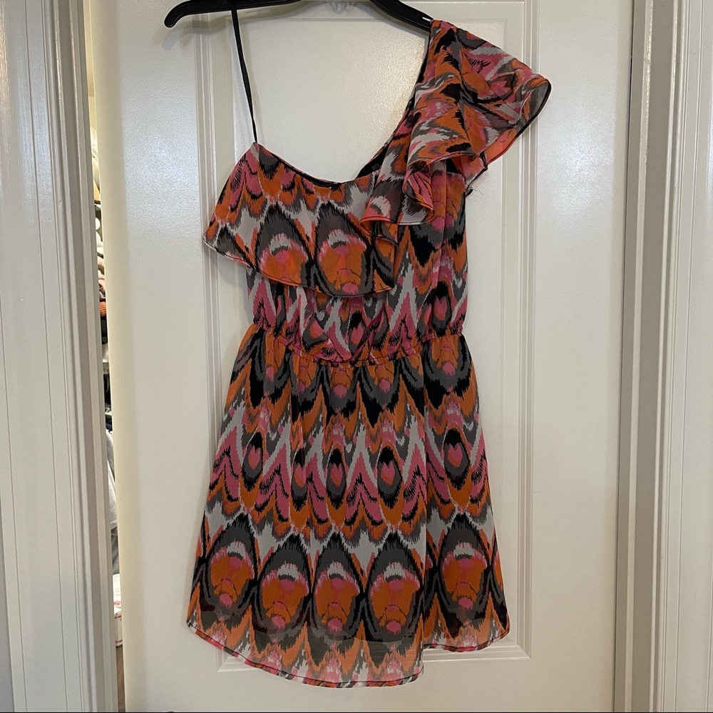 One shoulder ruffle dress